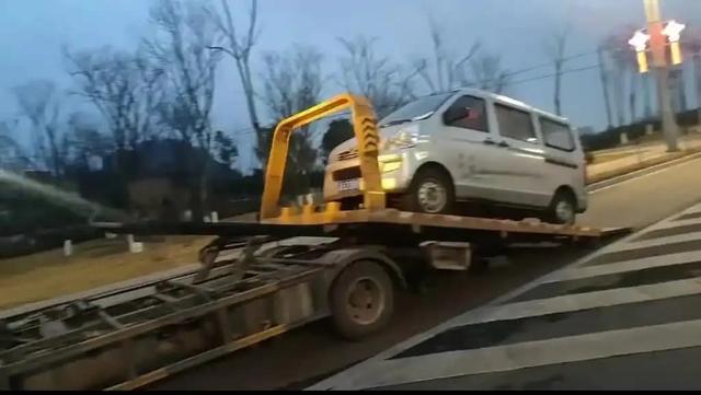 日喀则仁布道路救援服务 专业拖车、脱困、搭电、补胎换胎，守护您的每一次出行