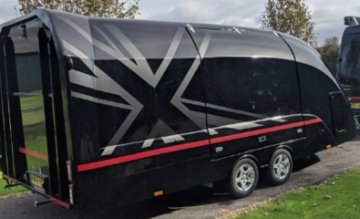 完美搭配 这款露营车与配套汽车牵引车的和谐之旅